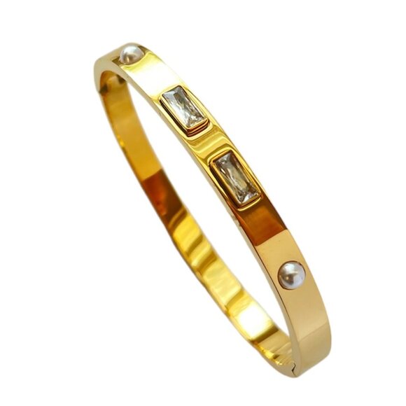 GOLD BANGLE BRACELET WITH CRYSTAL AND PEARLS, GREAT STACKING BRACELETS - Picture 1 of 3